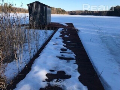 Коттедж с баней на берегу озера