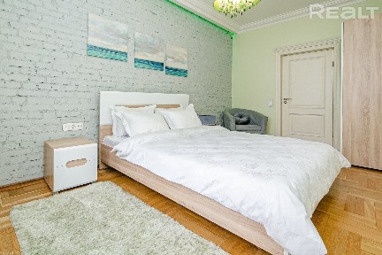 Снять 3-комнатную квартиру на сутки, г. Минск, просп. Независимости, 19