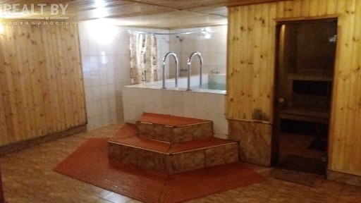 Трёхэтажный городской коттедж.