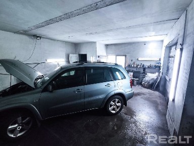 Большой дом с гаражом