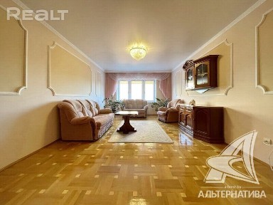 Продажа трехкомнатной квартиры в Бресте, ул. Халту 233008