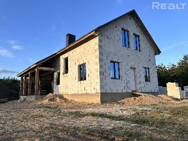 Новый капитальный блочный дом возле Марьиной Горки, д. Уголец