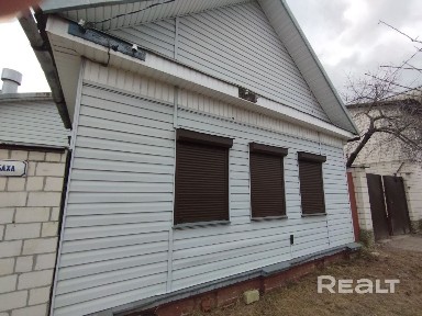 Продается бревенчатый жилой дом с двумя блочными жилыми пристройками Гомель по ул Ауэрбаха 73