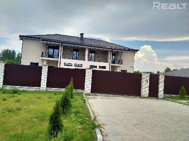 Коттедж на две семьи