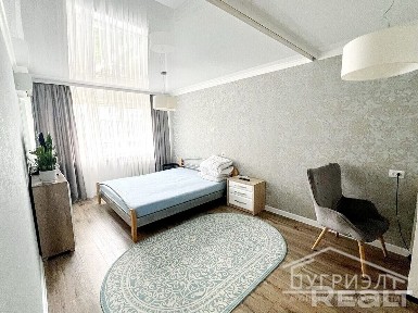 Двухкомнатная квартира, Интернациональная ул. - 240230