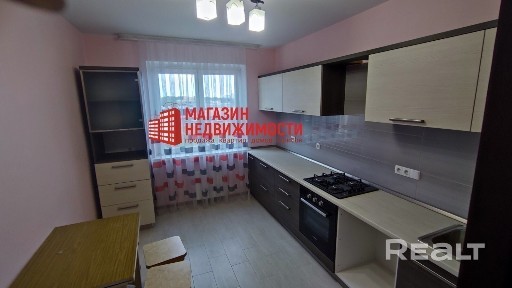 3-комнатная квартира на пер. Дзержинского, 12