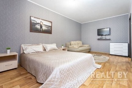 Снять 1-комнатную квартиру на сутки, г. Минск, ул. Притыцкого, 48