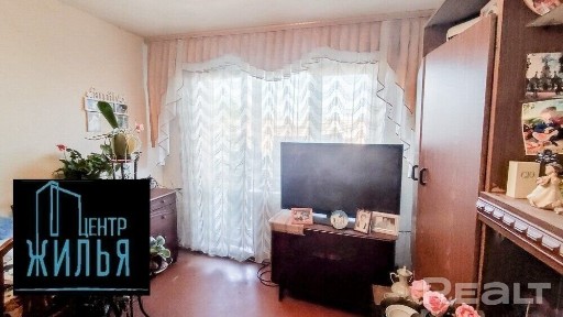 3-х комнатная квартира, ул. Домбровского 51