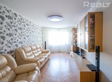 Продается 3-комнатная квартира возле метро Слуцкий гостинец