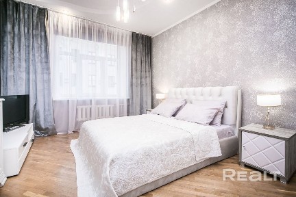 Снять 4-комнатную квартиру на сутки, г. Минск, ул. Немига, 6