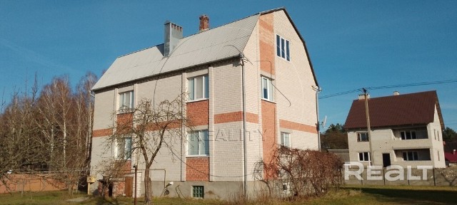 Крепкий дом в пригороде Бреста
