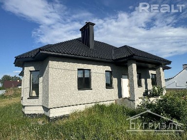 Коробка дома в ближайшем пригороде - 240394