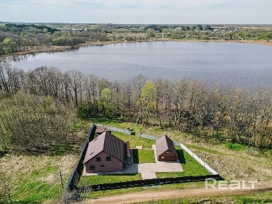 Элитный коттедж с баней и выходом к озеру