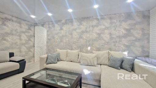 Светлая трехкомнатная квартира