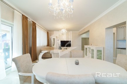 Сдается шикарный 3-х уровневый дом общей площадью 361.2 кв. метров.