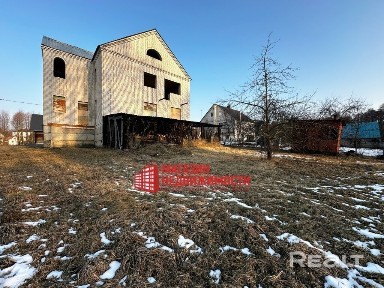 В продаже недостроенный дом в живописном месте