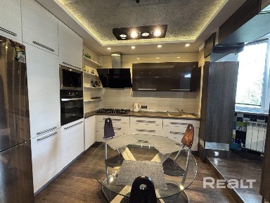 4-комнатная квартира ул. Лиможа д. 14