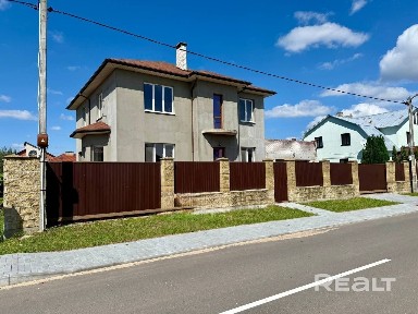 современный дом в д. Коробчицы ул. Абрикосовая