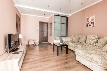 Снять 1-комнатную квартиру на сутки, г. Минск, ул. Притыцкого, 2/2