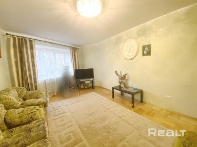 Продажа трехкомнатной квартиры Суворова ул. - 250334