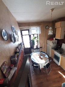 Продается четырехкомнатная квартира, проезд Октябрьский