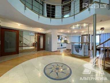 Продажа трехкомнатной квартиры в Бресте, ул. Халту 241087