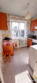 Продается уютная, светлая, теплая трехкомнатная квартира в тихом районе