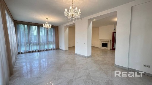 Сдается в аренду дом 549 кв м в Дроздах на пер. Золотом