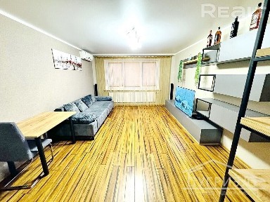 Двухкомнатная квартира, 28 Июля ул. - 250071