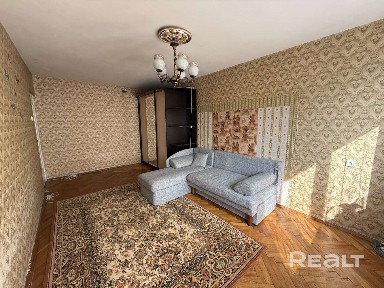 3-комнатная квартира ул. Домбровского д. 11