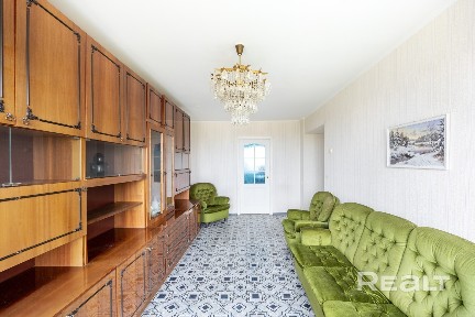 Уютная 3-комнатная квартира готова к заселению. Квартира светлая и просторная, продается с мебелью.