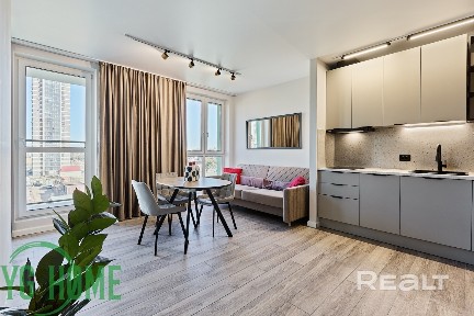 Дизайнерская евротрешка в доме малой этажности!