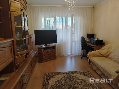 3х комн. квартира с раздельными комнатами по б-ру Непокорённых