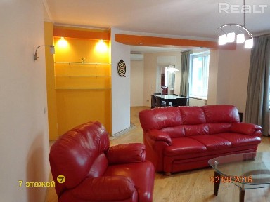 На Академической продается 3х комнатная квартира с верандой