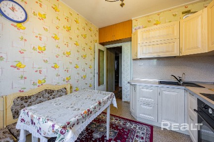 Возле метро 