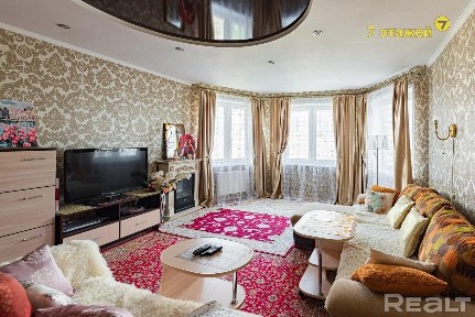 Продается просторная 3-х комнатная квартира.