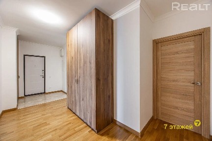 Продам 3-х комнатную квартиру на Парке Челюскинцев