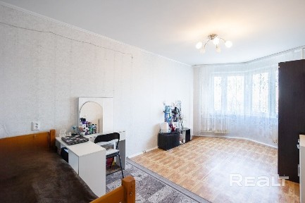 Просторная однокомнатная квартира с балконом на 2-м этаже в Минске!