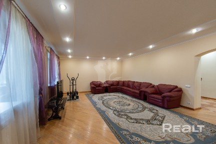 4-комнатная квартира рядом с метро Уручье