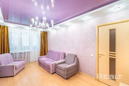 Продается просторная четырехкомнатная квартира в экологически чистом районе Минска