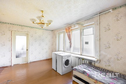 4-комнатная в кирпичном доме, зеленый район!