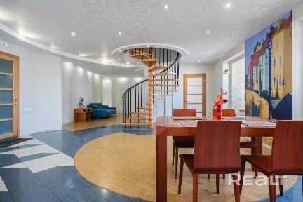Эксклюзивная двухуровневая квартира в элитном доме!