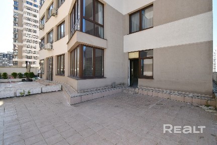 Просторная трехкомнатная квартира с террасой в ЖК 