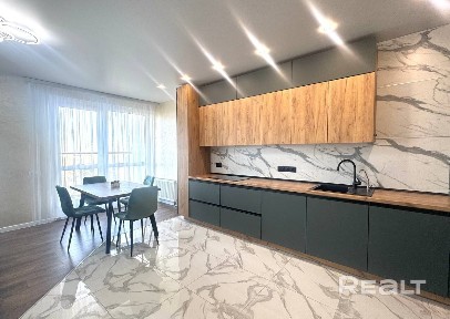 Видовая и просторная трехкомнатная квартира евроформата, полностью готова к проживанию!