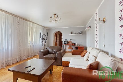 Просторная квартира на Логойском тракте с паркингом