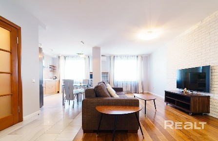 Продается просторная 2-комнатная квартира 74 м² с дизайнерским ремонтом в престижном районе Минска!