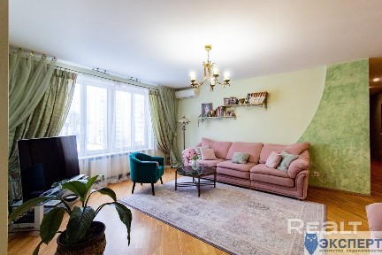 Продается светлая просторная 4-х комнатная квартира ул. Семёнова 15