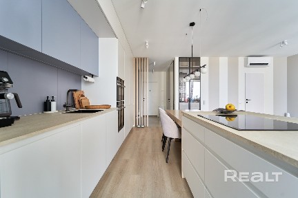 Стильная квартира с дизайнерским ремонтом в Лебяжем.