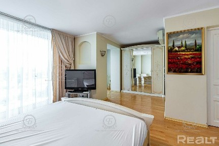 Большая квартира в престижном районе