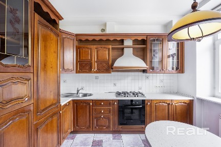 Четырехкомнатная квартира на ст. м. Купаловская!